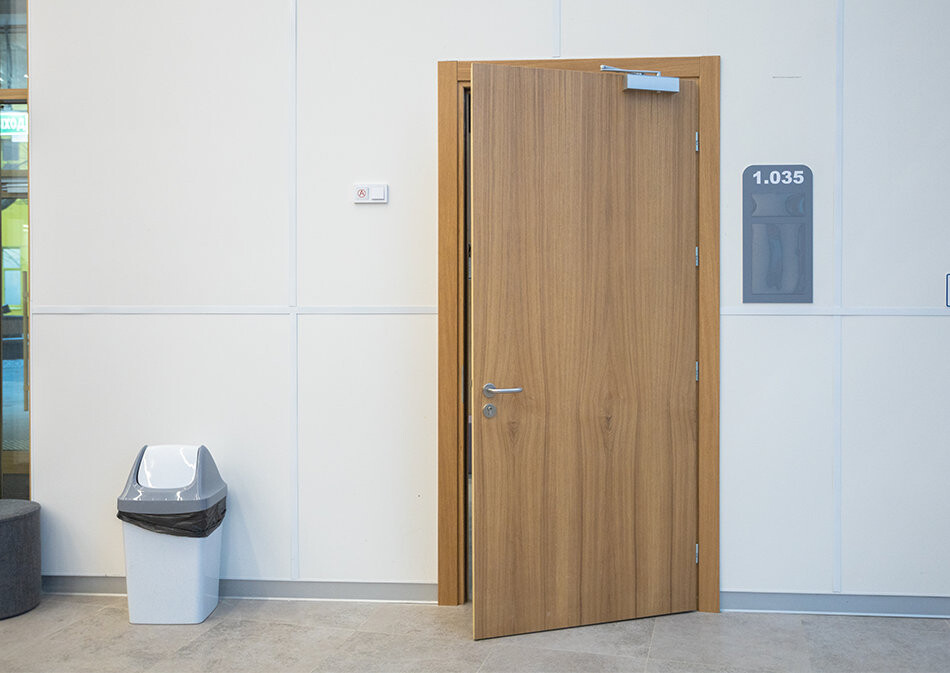 Двери с покрытием CPL и HPL: в чем разница и как выбрать?